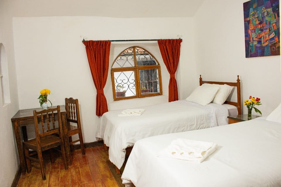 Standard Twin Room | Desk, free WiFi, bed sheets