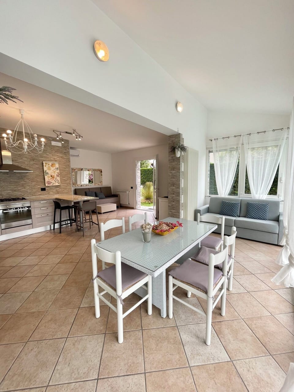Villa, 3 Bedrooms, Private Pool, Garden View | Dining room
