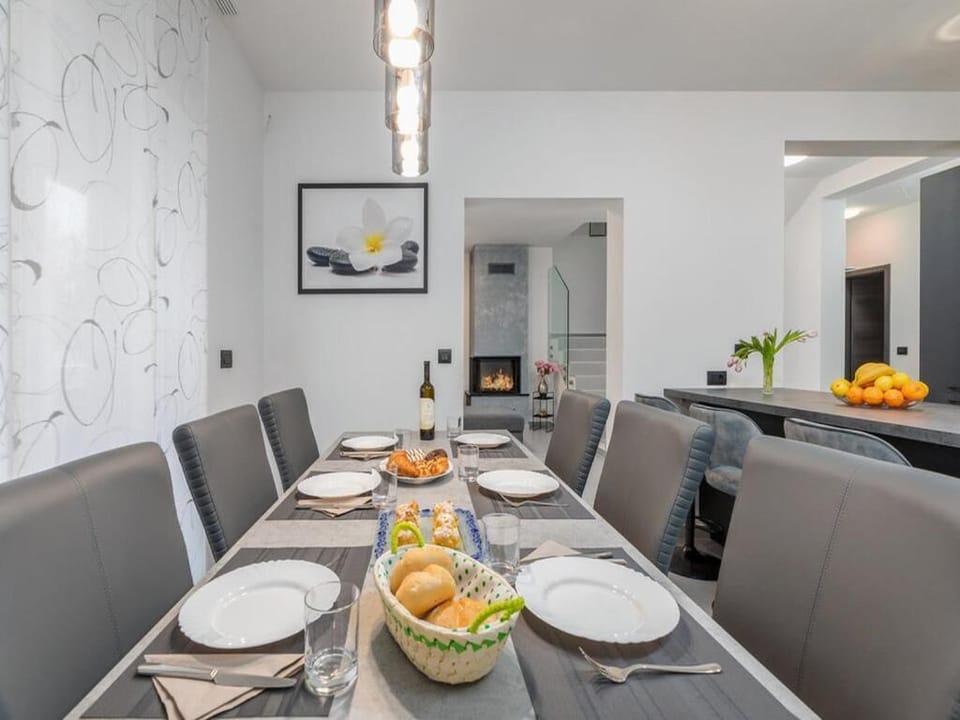 House, 3 Bedrooms, Accessible, Private Pool | Dining