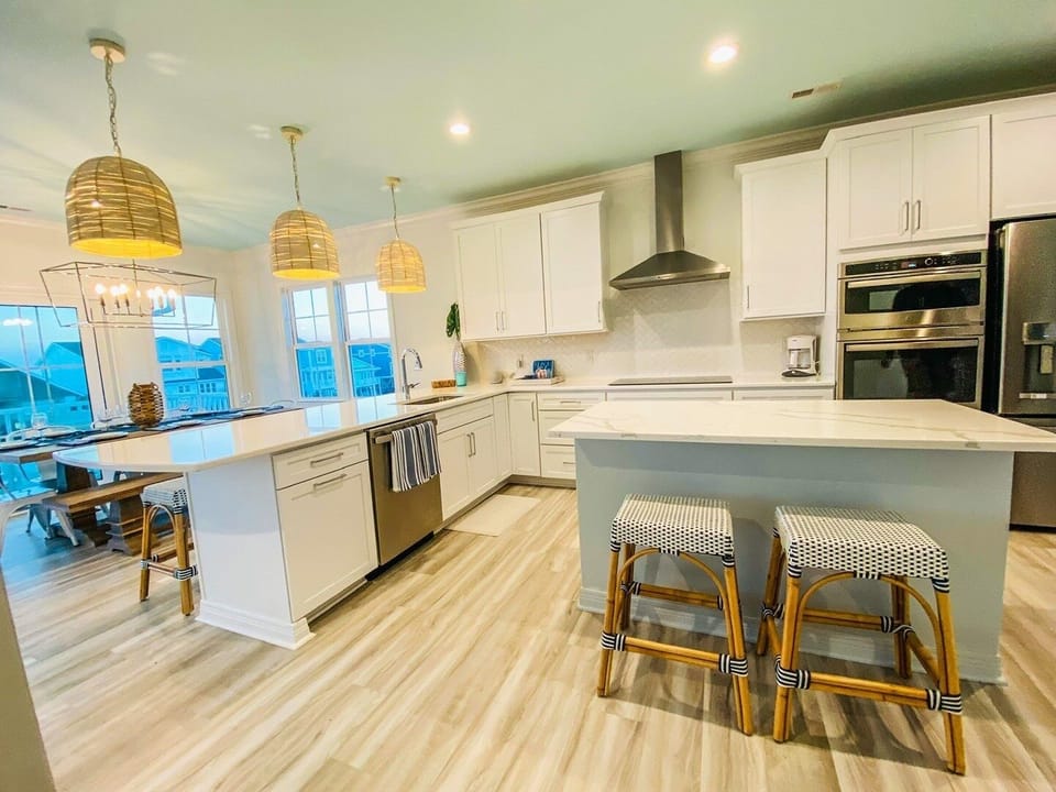 House, 5 Bedrooms | Private kitchen | Fridge, microwave, oven, stovetop