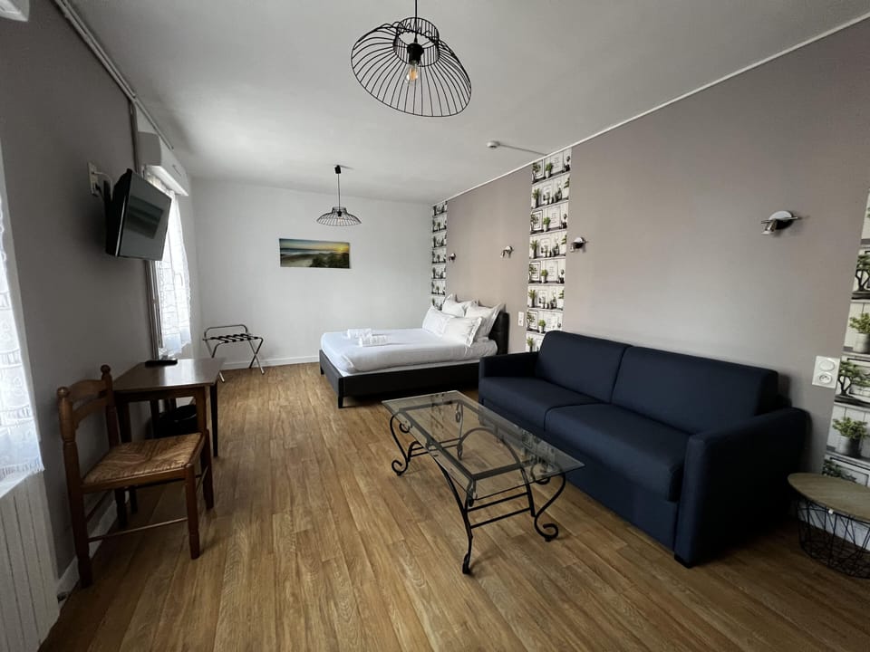 Family Room | Premium bedding, individually decorated, desk, laptop workspace