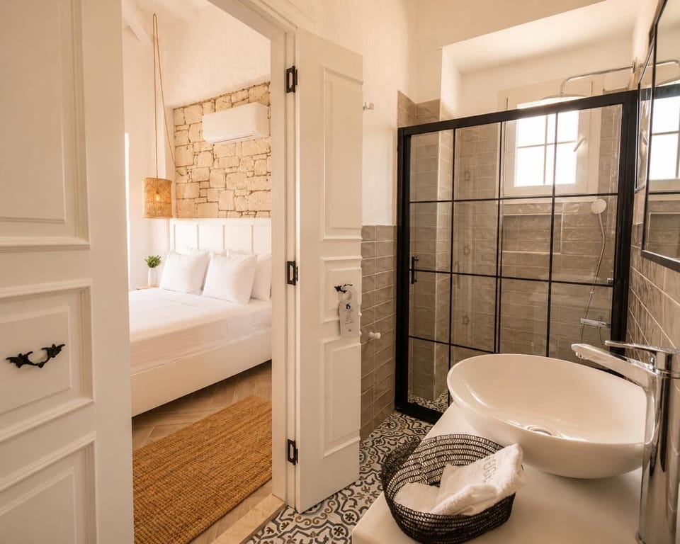 Superior Room | Premium bedding, minibar, in-room safe, blackout drapes