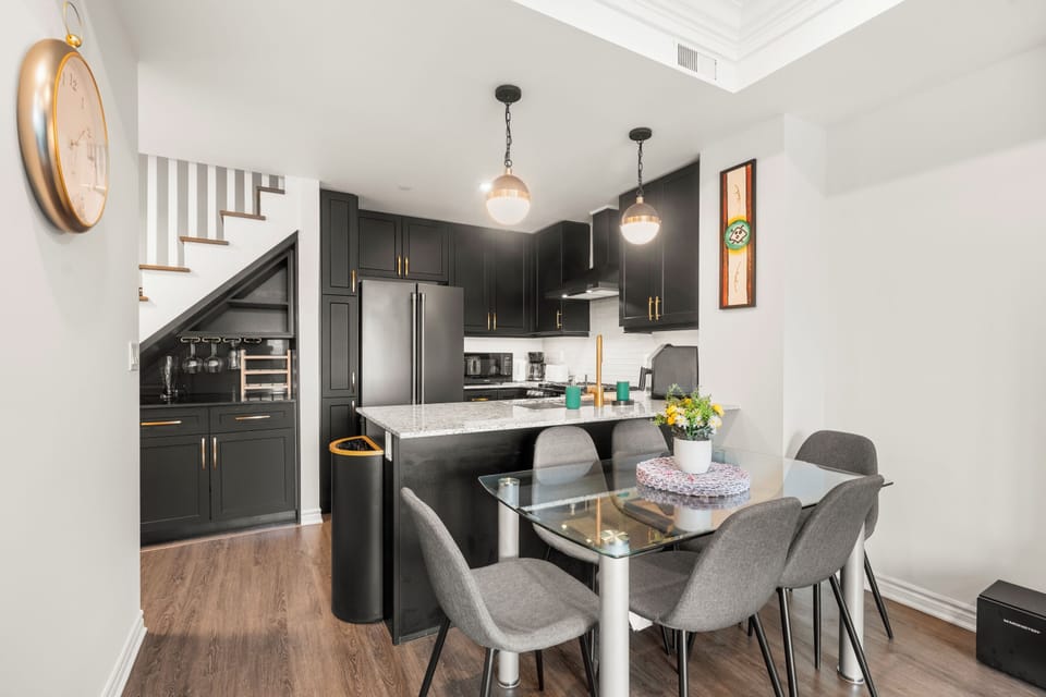 Premium Townhome, 2 Bedrooms, Terrace, Lakeside | Private kitchen | Full-size fridge, microwave, oven, stovetop