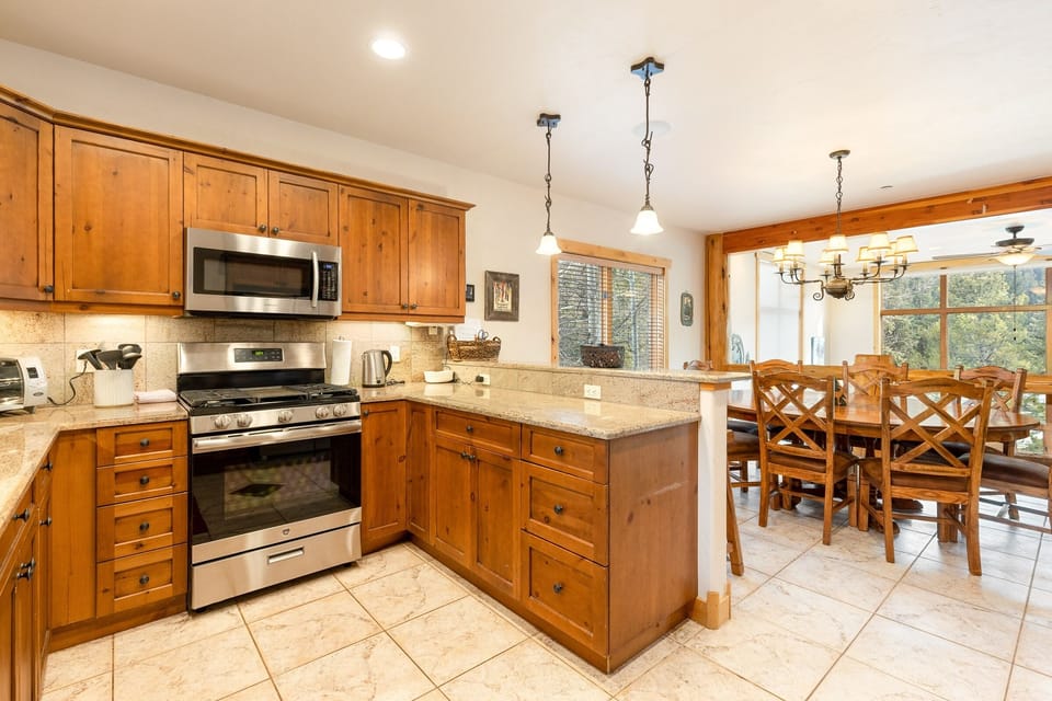 Condo, 3 Bedrooms | Private kitchen | Fridge, oven, stovetop, dishwasher