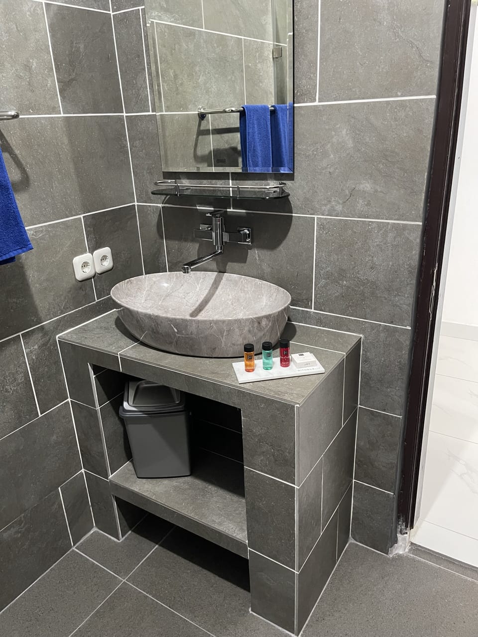 Premium Double Room, 1 King Bed, Ocean View | Premium bedding, Select Comfort beds, minibar (free items), in-room safe