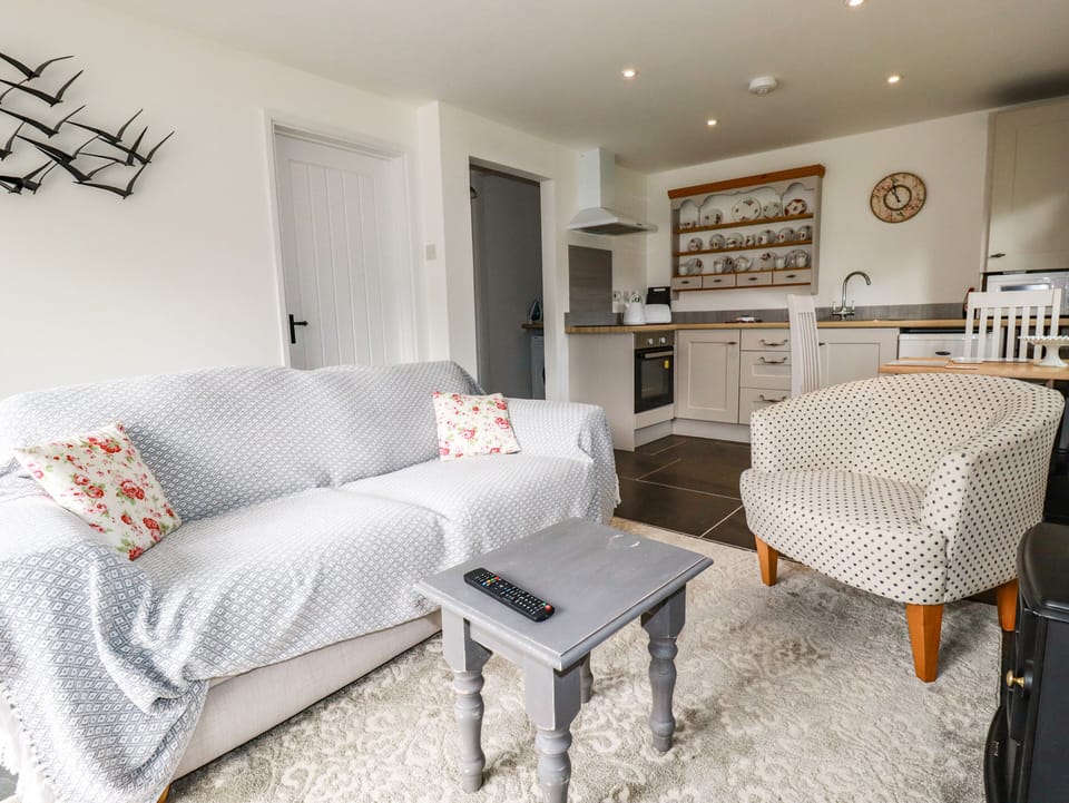 Cottage | Living room | Fireplace