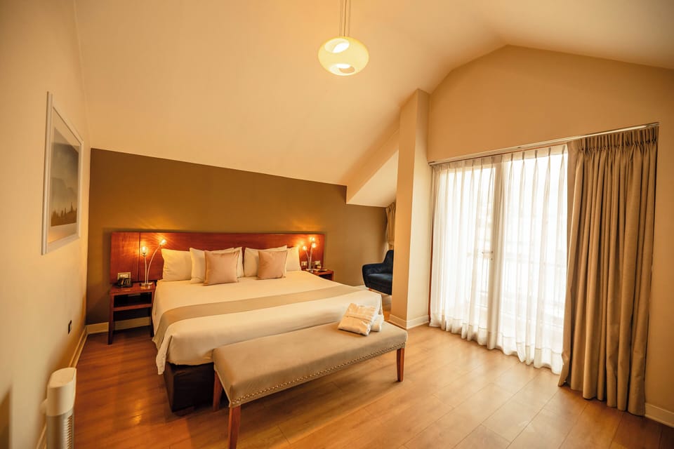 Superior Room, 1 Queen Bed, Non Smoking | Down comforters, desk, soundproofing, WiFi (free)