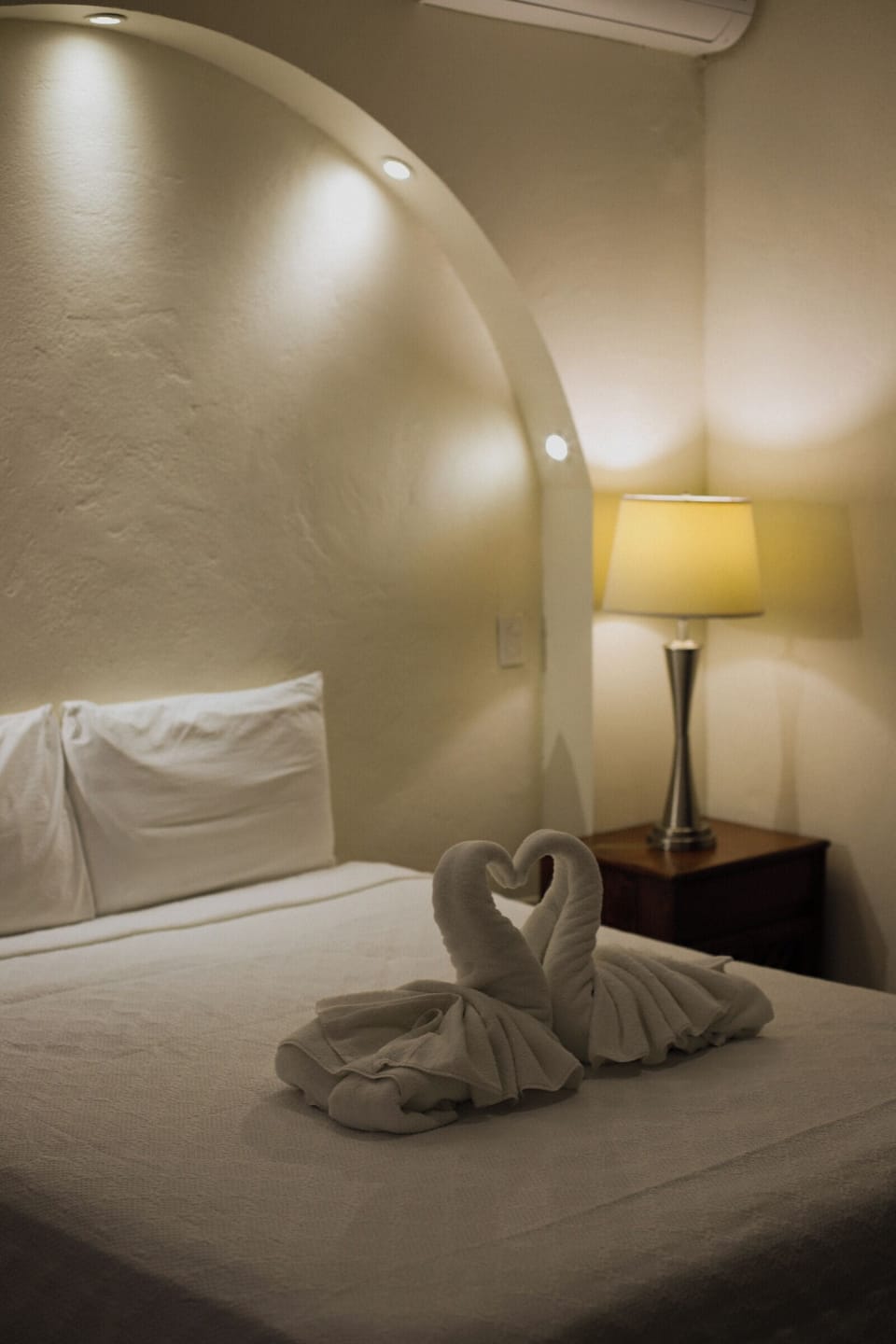 Deluxe Room | Minibar, in-room safe, iron/ironing board, free WiFi