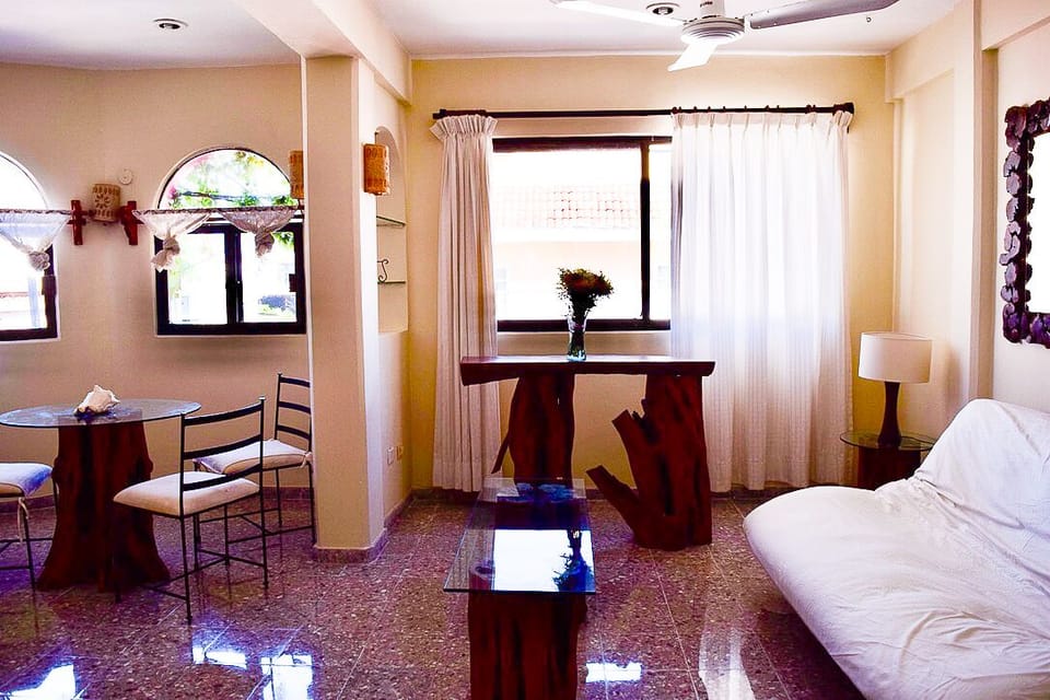 Junior Studio Suite | Minibar, in-room safe, iron/ironing board, free WiFi