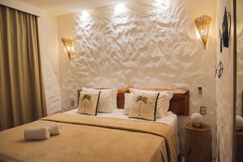 Premium bedding, minibar, blackout drapes, soundproofing