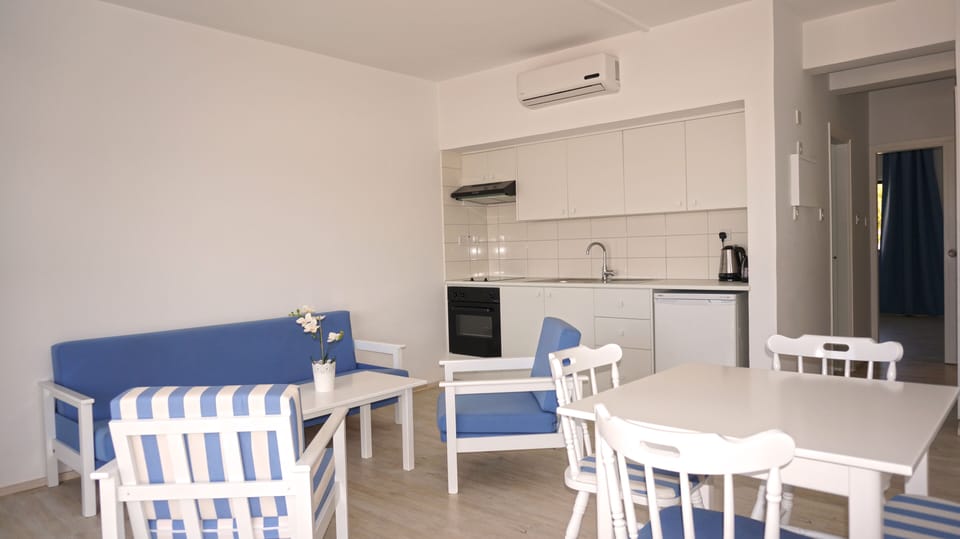 Basic Apartment | In-room dining