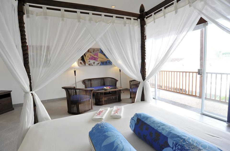 Deluxe Room | In-room safe, desk, blackout drapes, soundproofing