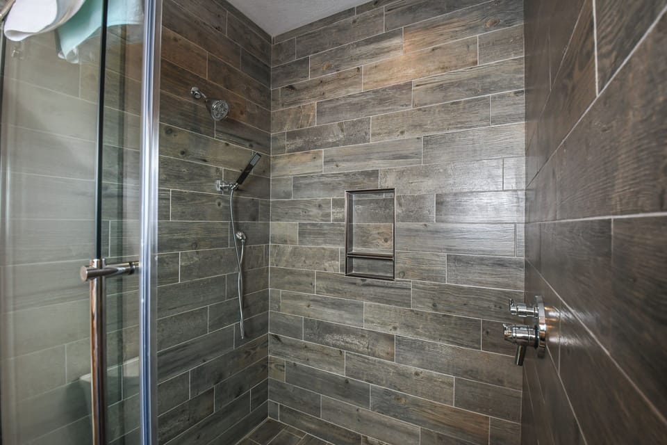 Claralea Lodge by Taylor Made Deep Creek House in Deep Creek Lake