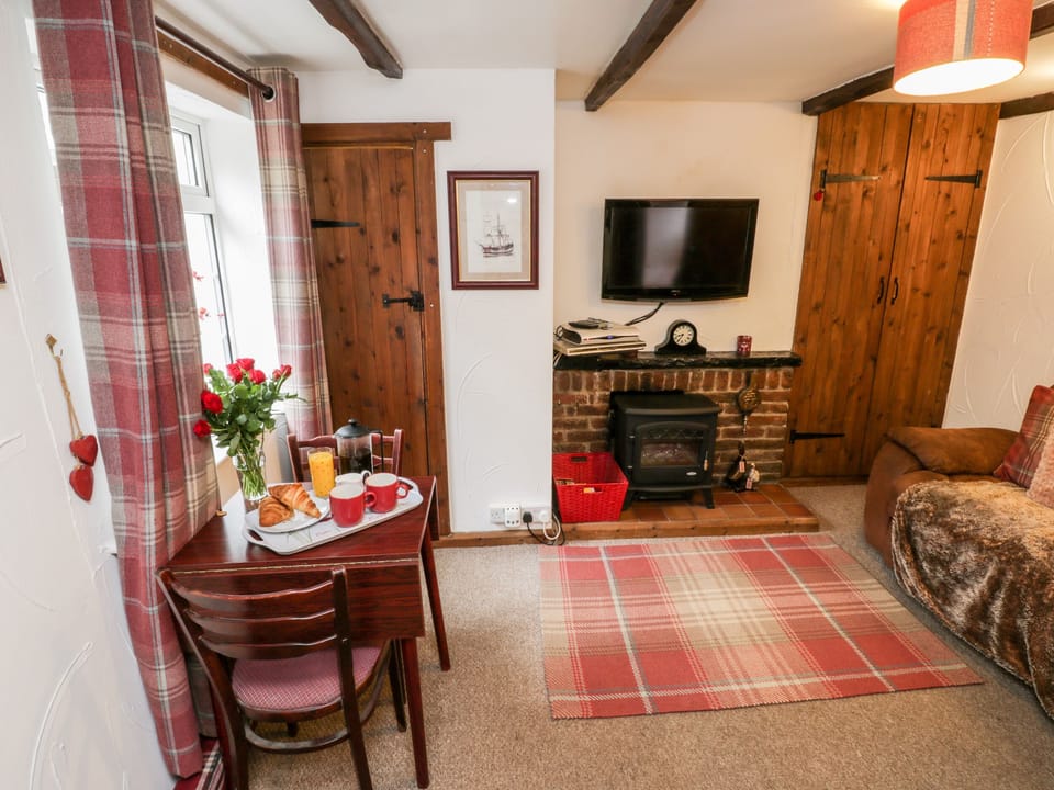 Cottage | 1 bedroom, individually decorated, individually furnished
