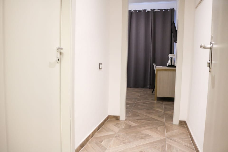 Standard Double Room | Desk, WiFi (free), bed sheets
