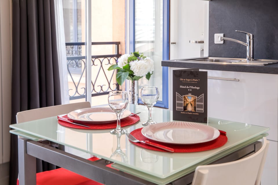 Deluxe Studio, Kitchenette | Private kitchen | Fridge, microwave, stovetop, espresso maker
