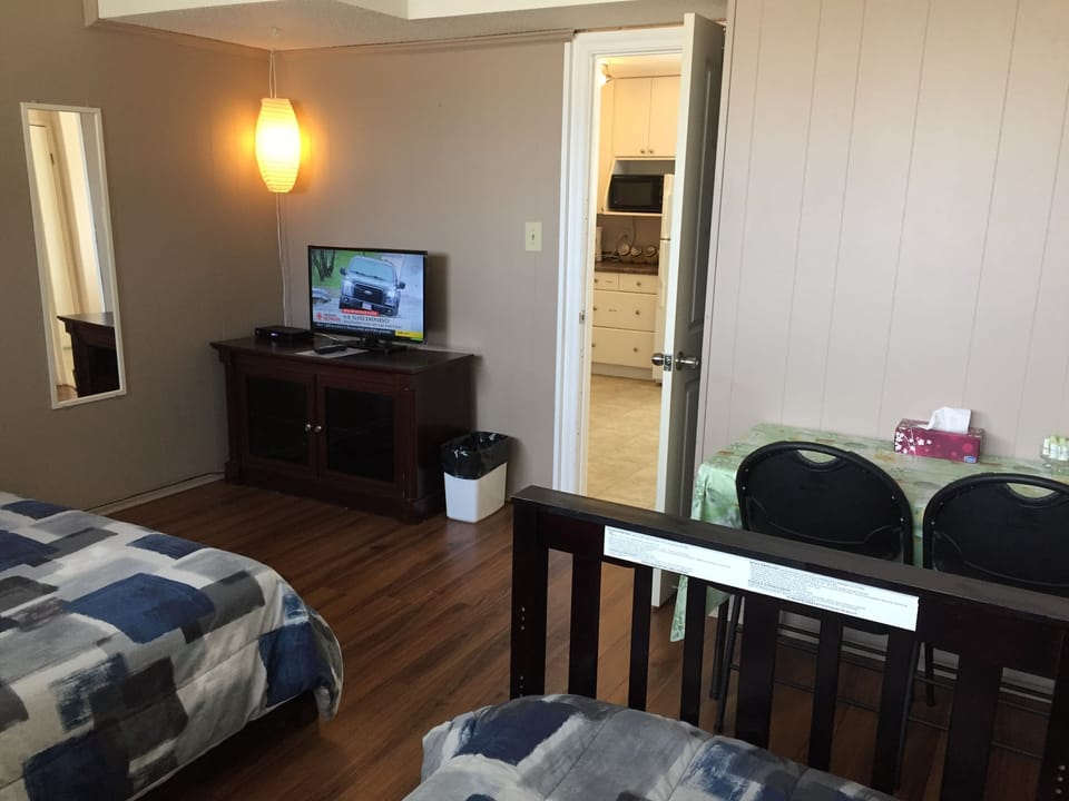 Double Room, Non Smoking | WiFi (free), bed sheets