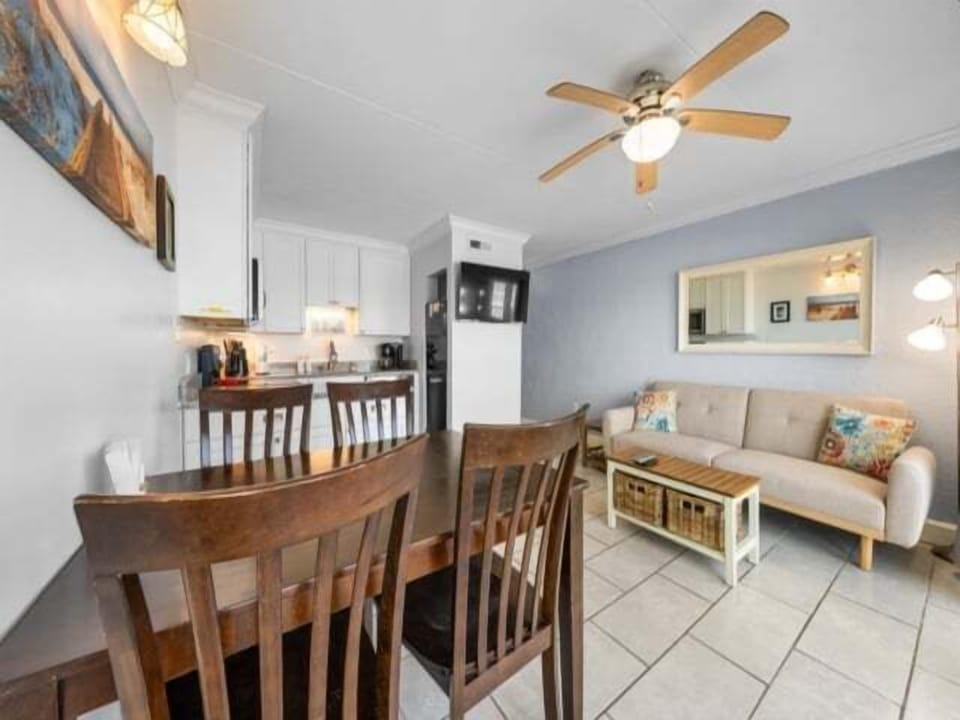Condo, 2 Bedrooms | Interior