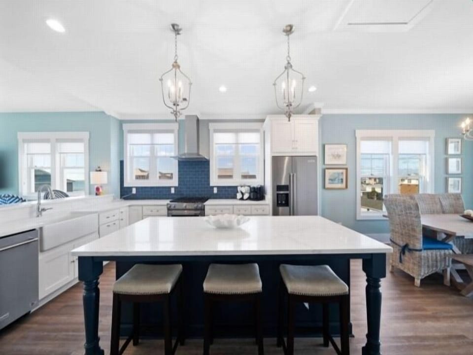 Townhome, 5 Bedrooms | Private kitchen | Fridge, oven, stovetop, coffee/tea maker