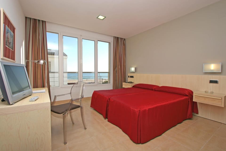 Minibar, in-room safe, desk, blackout drapes