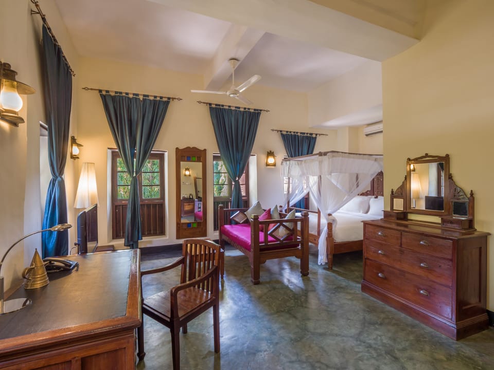 Superior Room | 1 bedroom, premium bedding, minibar, in-room safe