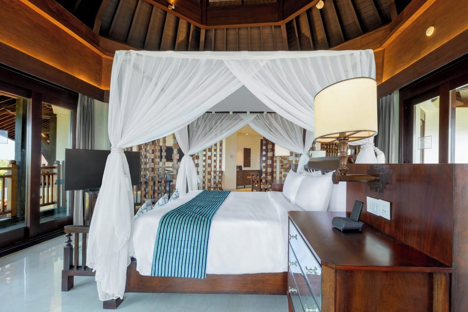 Suite, 1 Bedroom, Sea View | Minibar, in-room safe, individually decorated, individually furnished