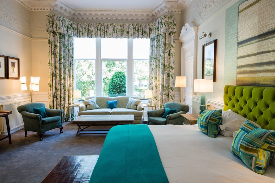 Junior Suite | Egyptian cotton sheets, premium bedding, in-room safe, desk