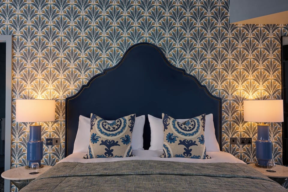 Deluxe Room | Egyptian cotton sheets, premium bedding, desk, blackout drapes