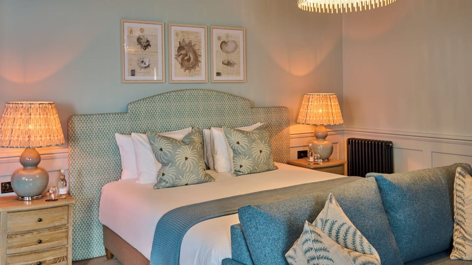 Suite | Egyptian cotton sheets, premium bedding, in-room safe, desk