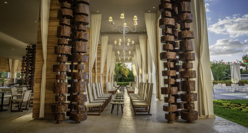 8 bars/lounges, 2 poolside bars, beach bar