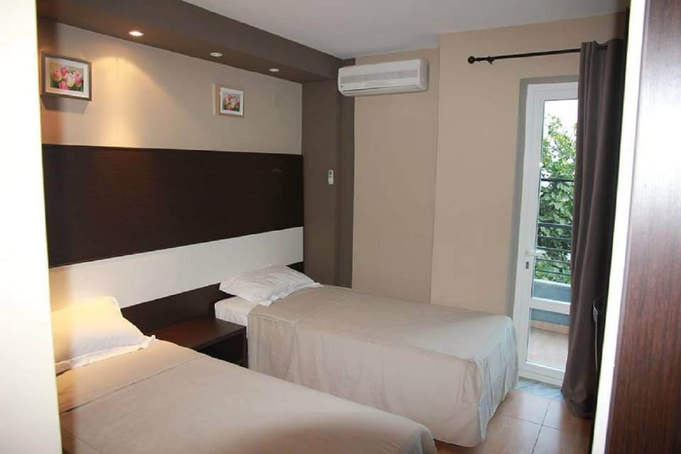 Standard Double Room | Premium bedding, minibar, desk, WiFi (free)