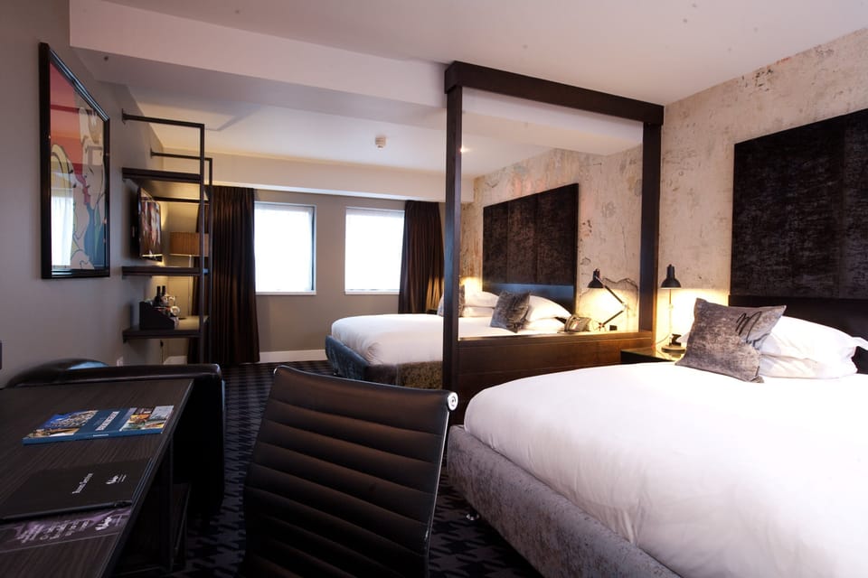 Club Deluxe Double Double Room | Desk, blackout drapes, iron/ironing board, free cribs/infant beds