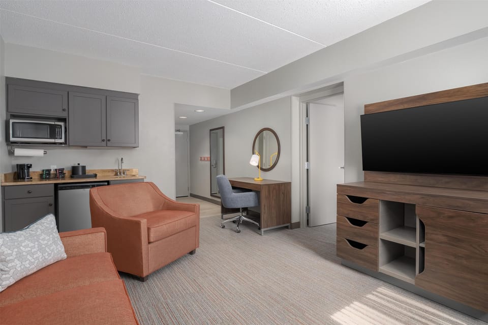 Suite, 1 Queen Bed, Non Smoking | Private kitchen | Fridge, microwave, coffee/tea maker