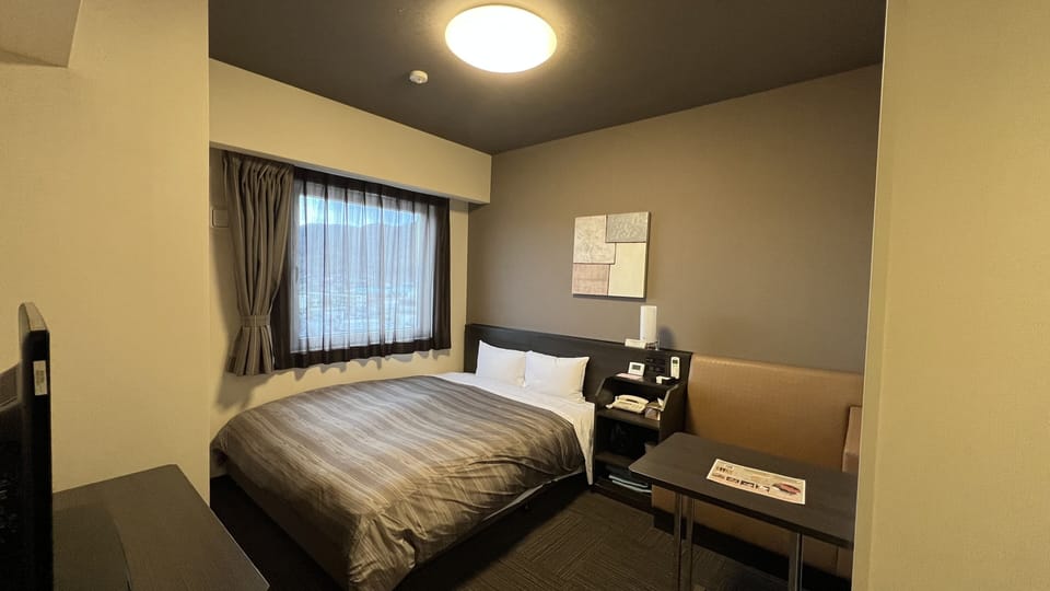 Desk, WiFi (free), bed sheets