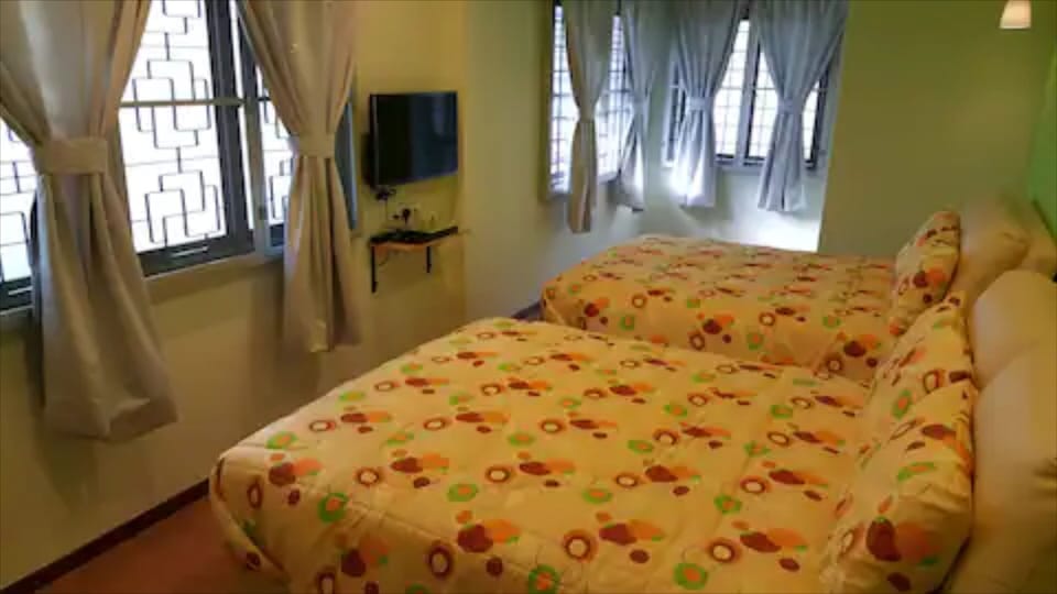 Family Villa, 5 Bedrooms, Garden View | Desk, free WiFi