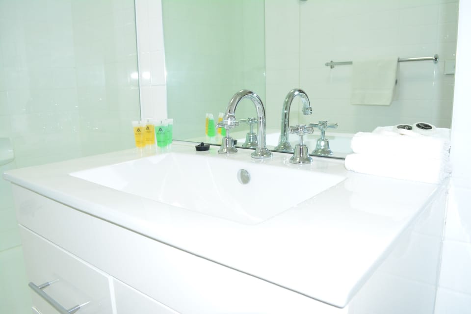 Family Room | In-room safe, desk, blackout drapes, soundproofing