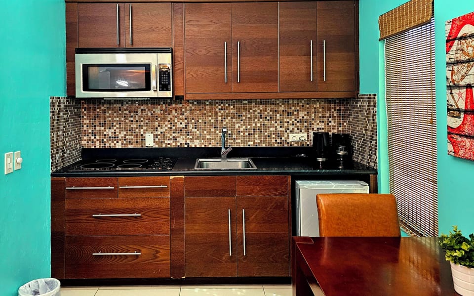 Fridge, microwave