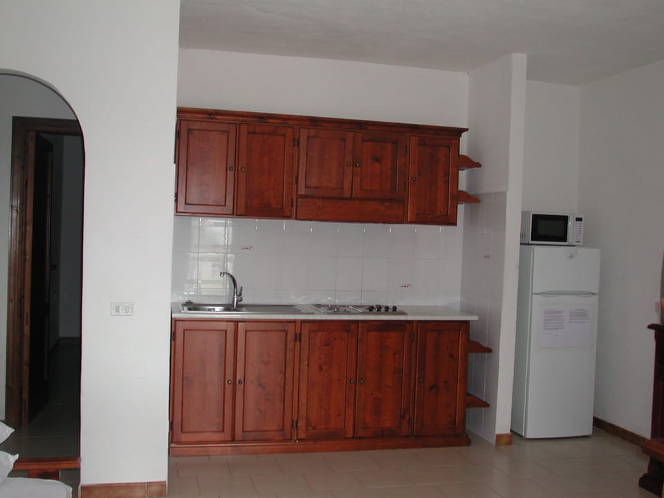 Apartment, 1 Bedroom, Balcony, Garden View | Private kitchenette | Fridge, microwave, stovetop, coffee/tea maker