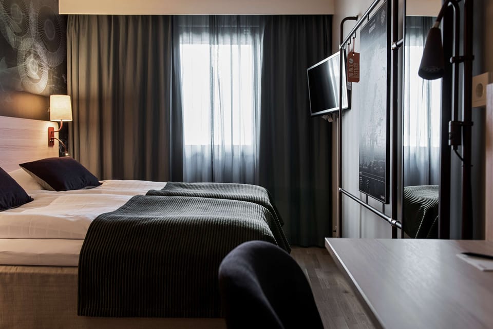 Desk, blackout drapes, rollaway beds, free WiFi