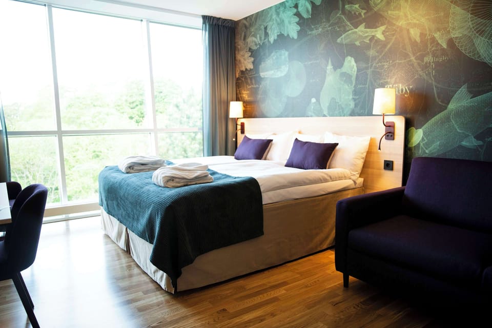 Desk, blackout drapes, rollaway beds, free WiFi