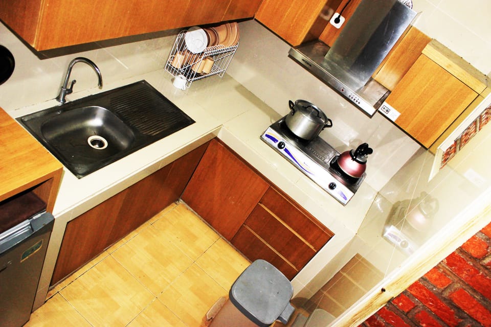 Full-size fridge, coffee/tea maker