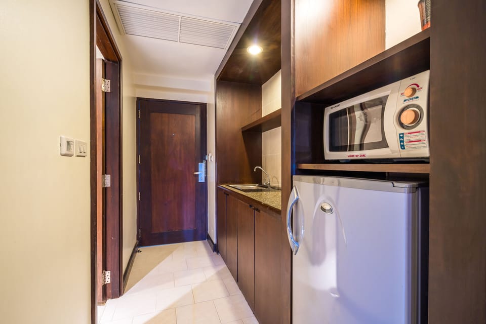 Studio, Terrace | Private kitchenette | Fridge