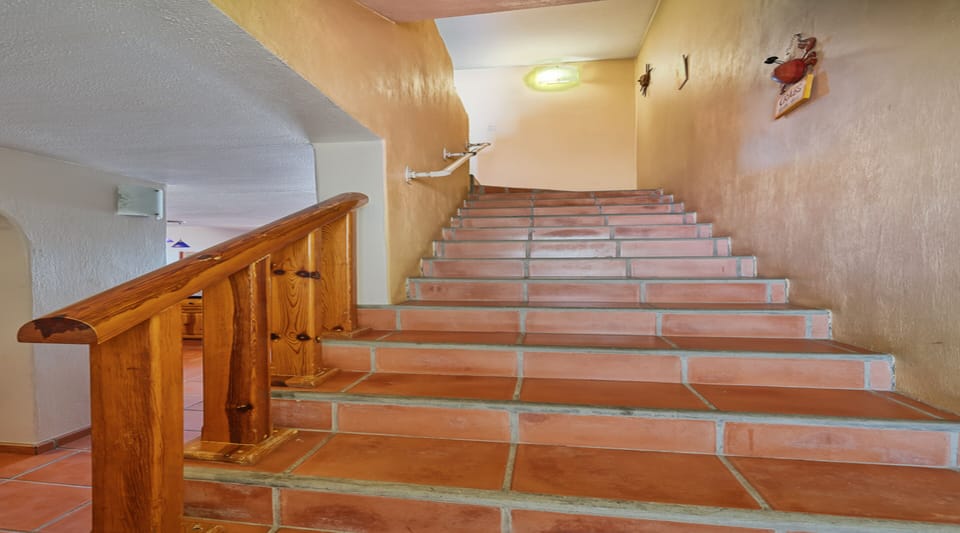 Handrails in stairways