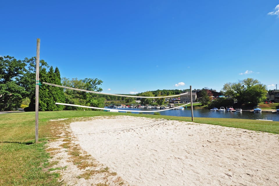 Ski Harbor 16 by Taylor Made Deep Creek House in McHenry