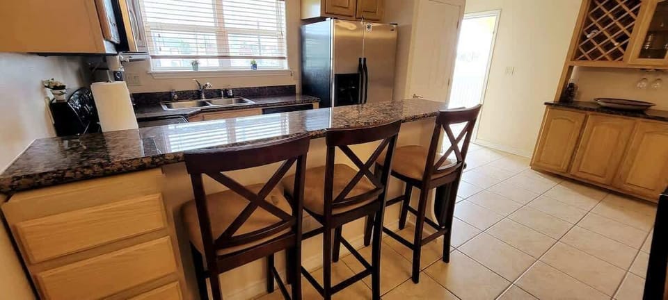 Condo, Multiple Beds, Pool Access, Pool View | Private kitchen | Fridge, microwave, oven, stovetop