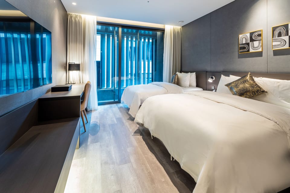 Deluxe Twin Room | Premium bedding, free WiFi, bed sheets