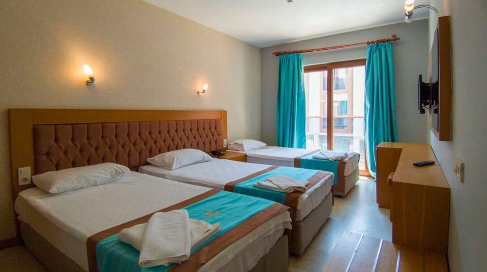 Standard Room, 1 Bedroom, Smoking, Garden Area | WiFi, bed sheets