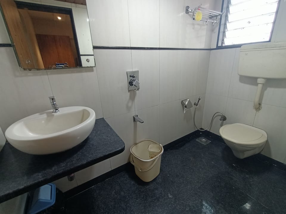 Superior Triple Room | Bathroom | Shower, rainfall showerhead, towels, soap