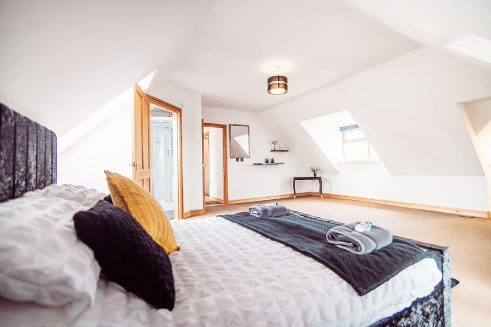 Threeways Retreat With Heated Swimming Pool House in Dover District