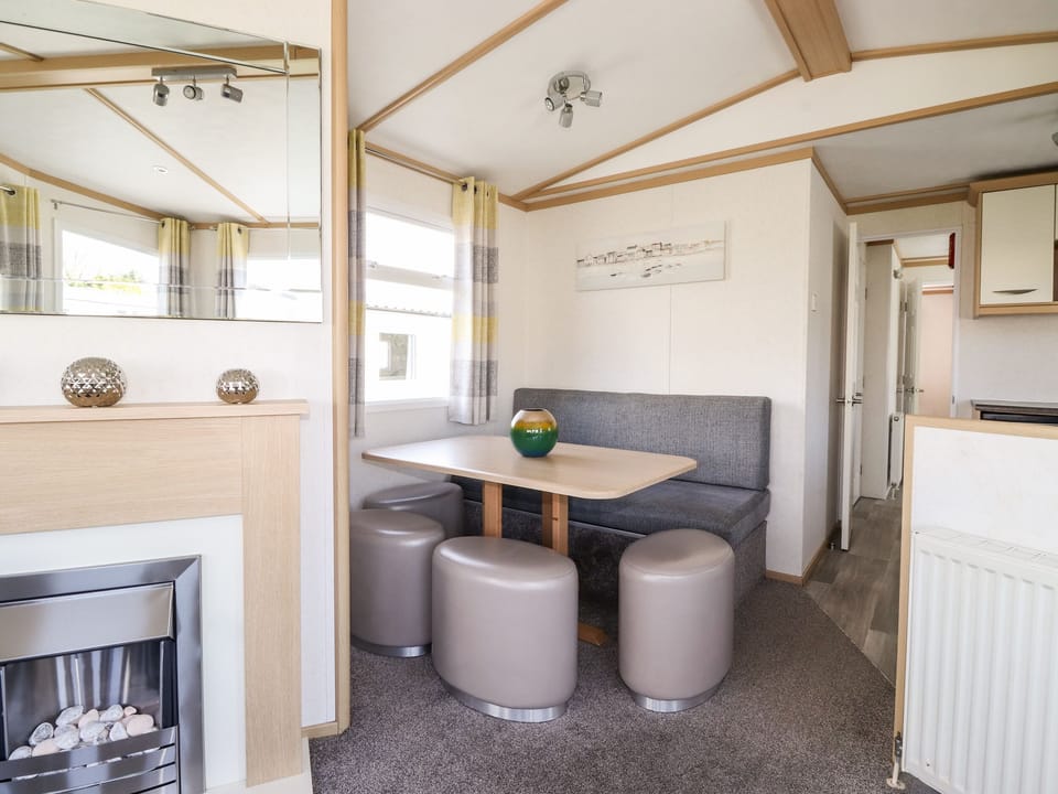 Cottage | 3 bedrooms, individually decorated, individually furnished, free WiFi